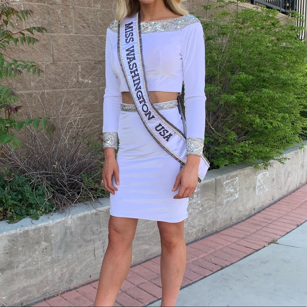 Mac Duggal white two piece size 4- worn once